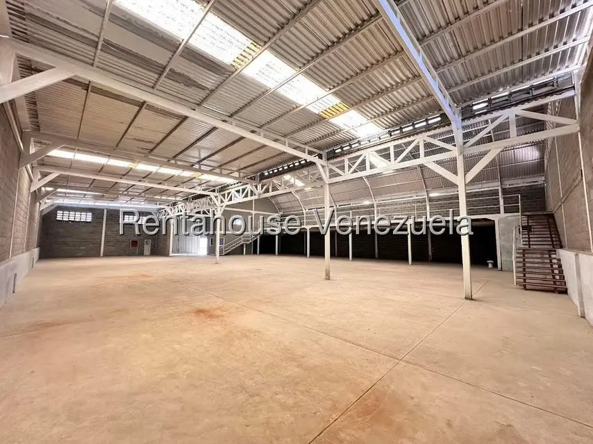 Comercial (Galpon - Deposito) en Alquiler en Zona Industrial 3, Lara - 6