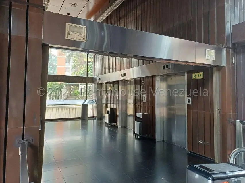 Comercial (Oficina) en Alquiler en Campo Alegre, Distrito Metropolitano - 2