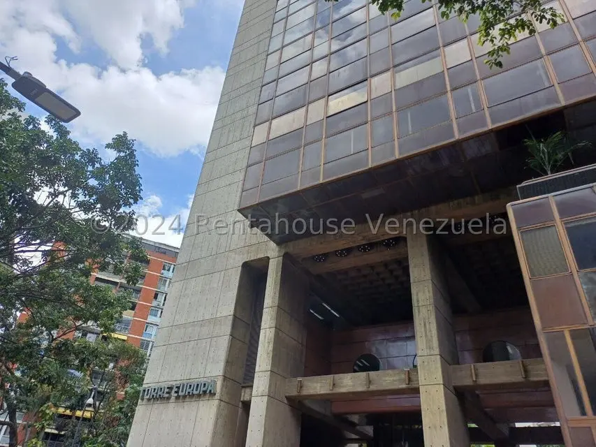 Comercial (Oficina) en Alquiler en Campo Alegre, Distrito Metropolitano - 15