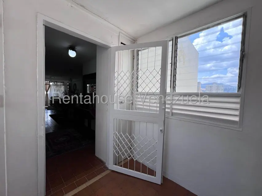 Apartamento (1 Nivel) en Venta en Centro, Aragua - 2