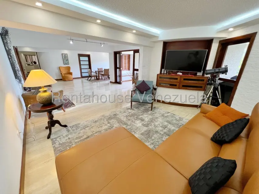 Apartamento (1 Nivel) en Venta en La Lagunita Country Club, Distrito Metropolitano - 2