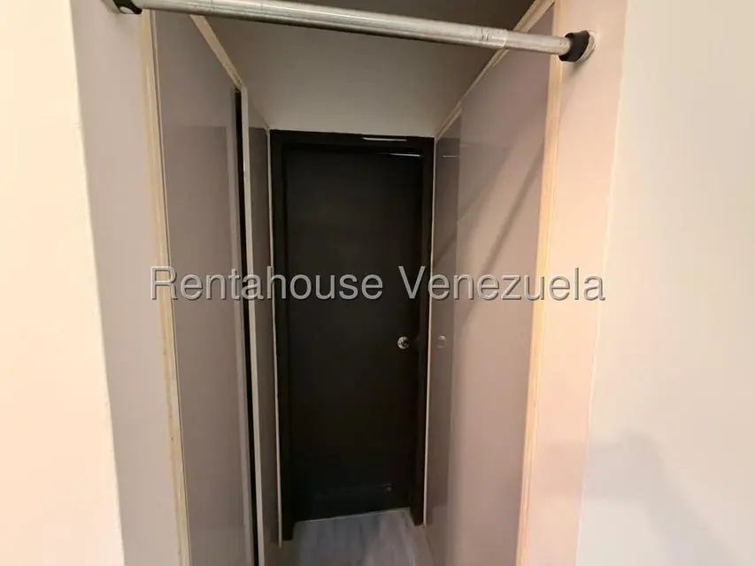 Apartamento (1 Nivel) en Venta en Solar del Hatillo, Distrito Metropolitano - 32
