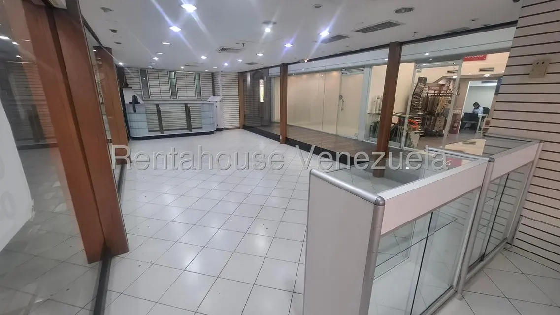 Comercial (Local Comercial) en Alquiler en Prados del Este, Distrito Metropolitano - 3