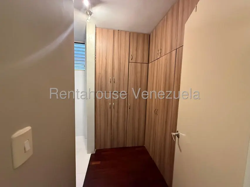 Apartamento (1 Nivel) en Alquiler en El Rosal, Distrito Metropolitano - 18