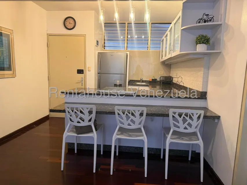 Apartamento (1 Nivel) en Alquiler en El Rosal, Distrito Metropolitano - 3