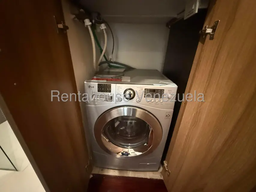 Apartamento (1 Nivel) en Alquiler en El Rosal, Distrito Metropolitano - 21