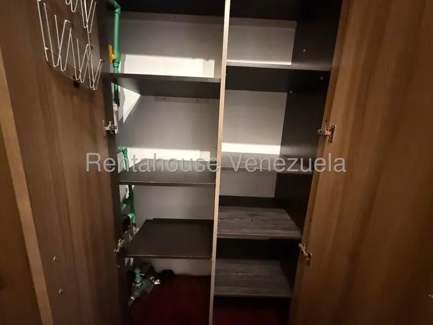 Apartamento (1 Nivel) en Alquiler en El Rosal, Distrito Metropolitano - 23