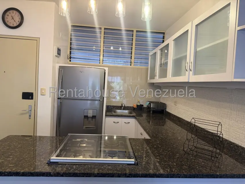 Apartamento (1 Nivel) en Alquiler en El Rosal, Distrito Metropolitano - 4
