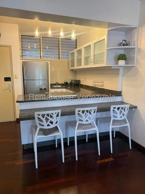 Apartamento (1 Nivel) en Alquiler en El Rosal, Distrito Metropolitano - 5