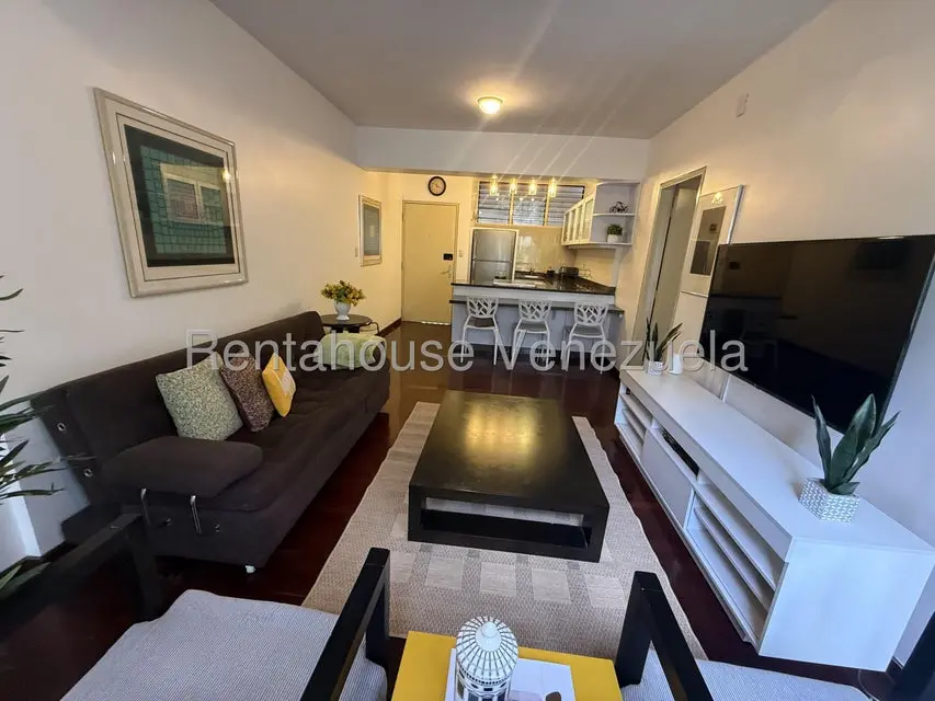 Apartamento (1 Nivel) en Alquiler en El Rosal, Distrito Metropolitano - 10
