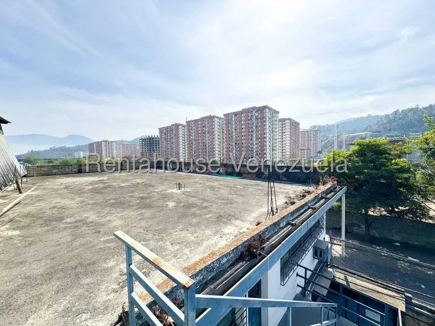 Comercial (Galpon - Deposito) en Venta en El Valle, Distrito Metropolitano - 12