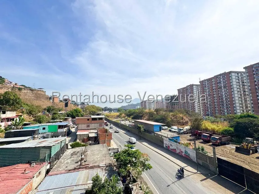 Comercial (Galpon - Deposito) en Venta en El Valle, Distrito Metropolitano - 20