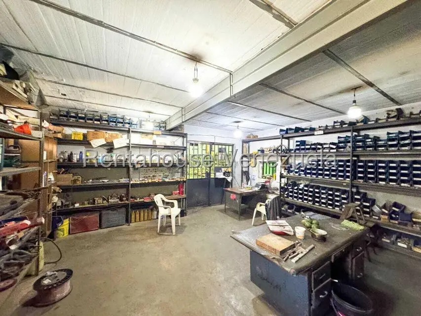 Comercial (Galpon - Deposito) en Venta en El Valle, Distrito Metropolitano - 21