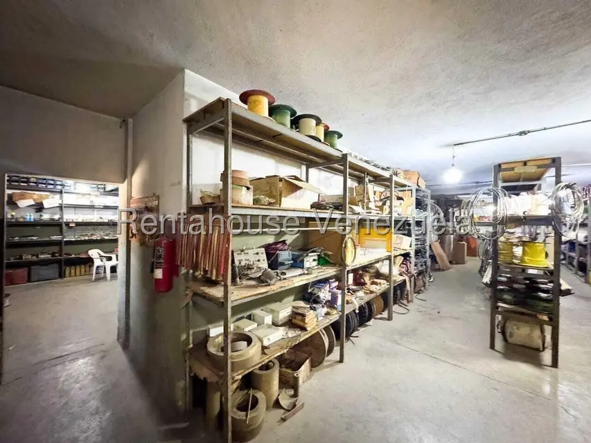 Comercial (Galpon - Deposito) en Venta en El Valle, Distrito Metropolitano - 22