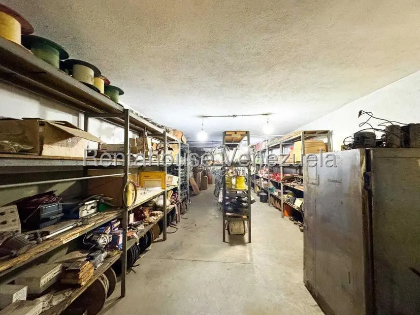 Comercial (Galpon - Deposito) en Venta en El Valle, Distrito Metropolitano - 26