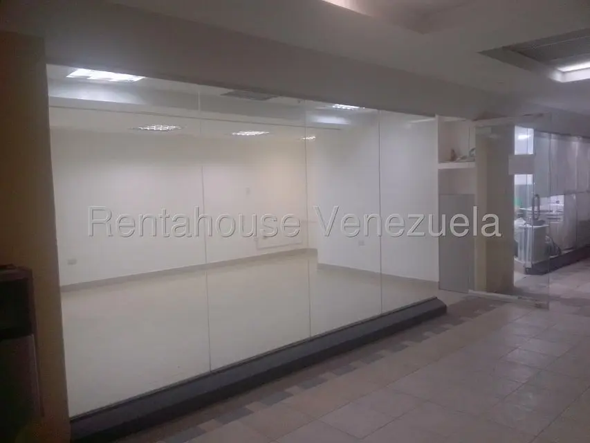 Comercial (Local Comercial) en Alquiler en Las Islas, Miranda - 4