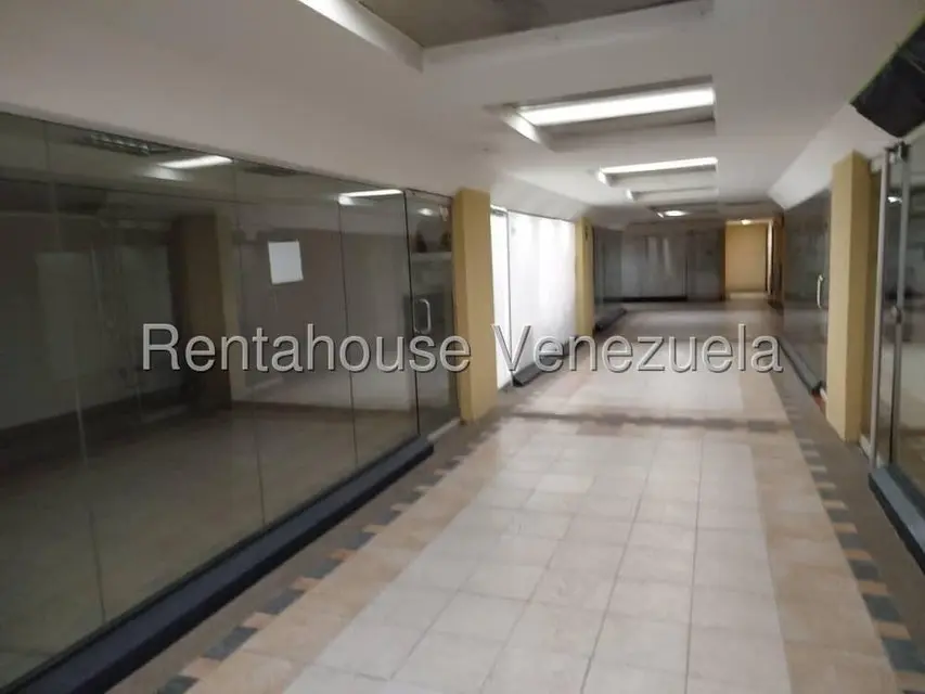 Comercial (Local Comercial) en Alquiler en Las Islas, Miranda - 8