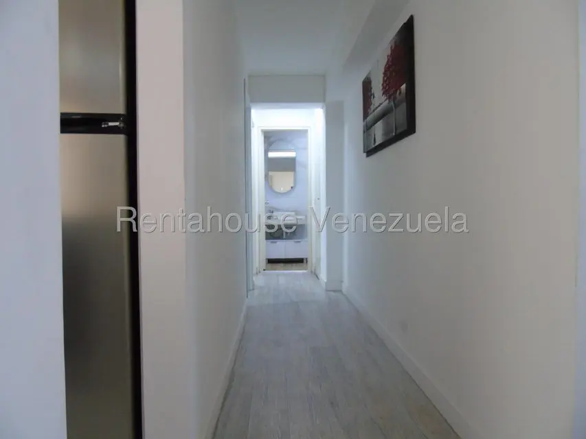 Apartamento (1 Nivel) en Alquiler en Los Palos Grandes, Distrito Metropolitano - 13