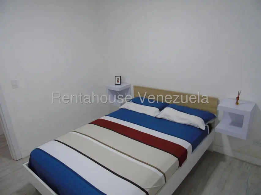 Apartamento (1 Nivel) en Alquiler en Los Palos Grandes, Distrito Metropolitano - 19