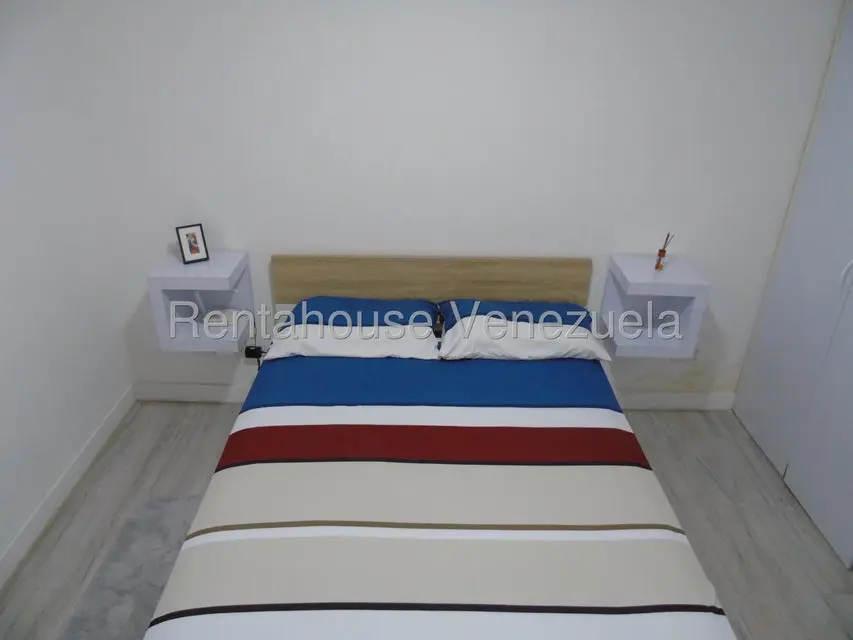 Apartamento (1 Nivel) en Alquiler en Los Palos Grandes, Distrito Metropolitano - 20