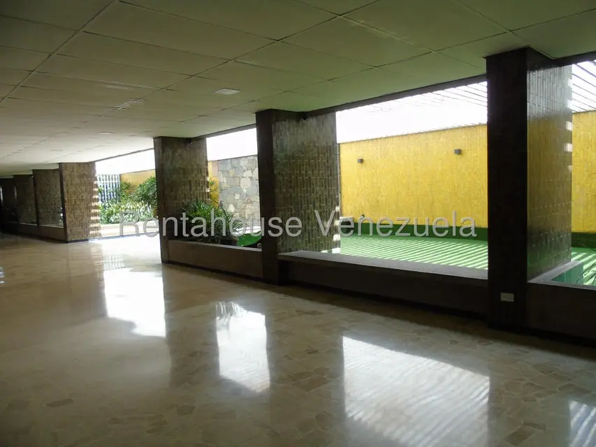 Apartamento (1 Nivel) en Alquiler en Los Palos Grandes, Distrito Metropolitano - 3