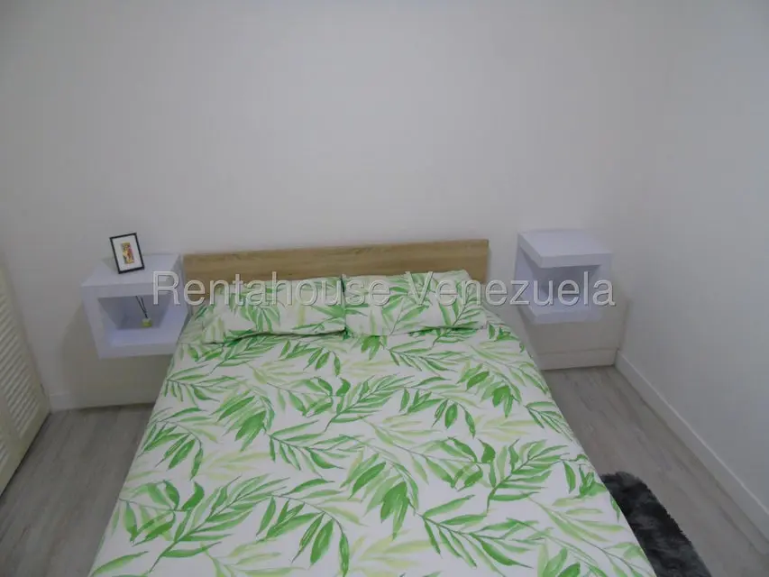 Apartamento (1 Nivel) en Alquiler en Los Palos Grandes, Distrito Metropolitano - 23