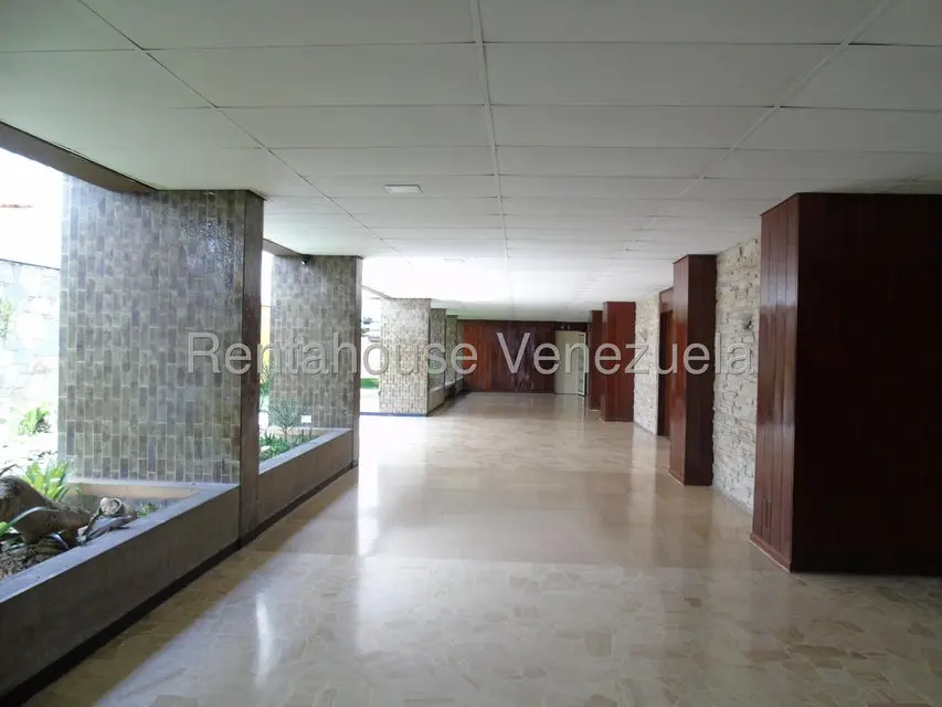 Apartamento (1 Nivel) en Alquiler en Los Palos Grandes, Distrito Metropolitano - 4