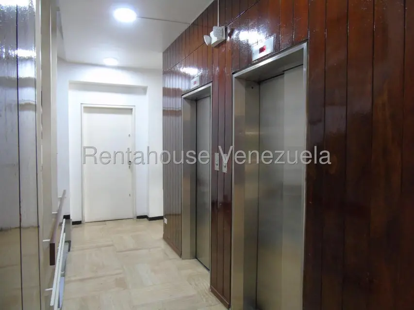 Apartamento (1 Nivel) en Alquiler en Los Palos Grandes, Distrito Metropolitano - 5