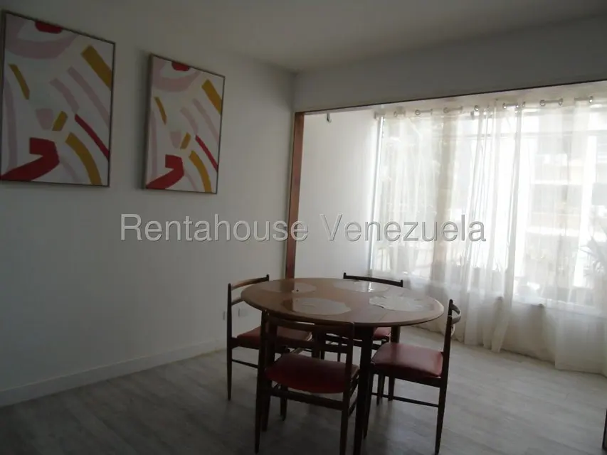 Apartamento (1 Nivel) en Alquiler en Los Palos Grandes, Distrito Metropolitano - 8
