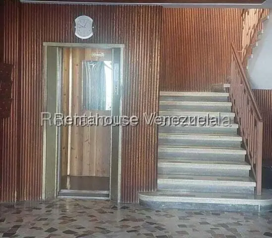 Apartamento (1 Nivel) en Alquiler en San Bernardino, Distrito Metropolitano - 2