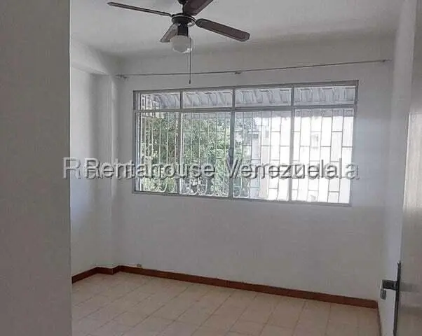Apartamento (1 Nivel) en Alquiler en San Bernardino, Distrito Metropolitano - 12