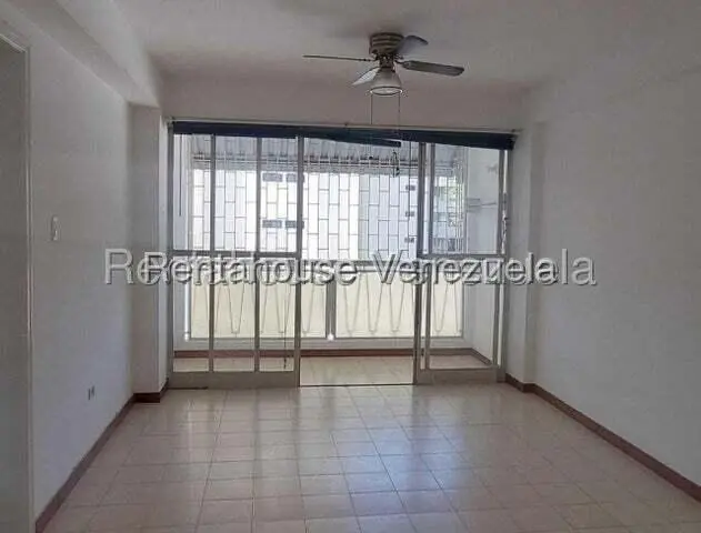 Apartamento (1 Nivel) en Alquiler en San Bernardino, Distrito Metropolitano - 3