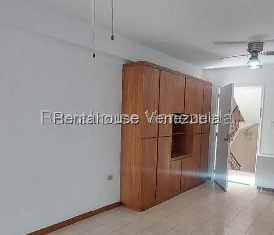 Apartamento (1 Nivel) en Alquiler en San Bernardino, Distrito Metropolitano - 4