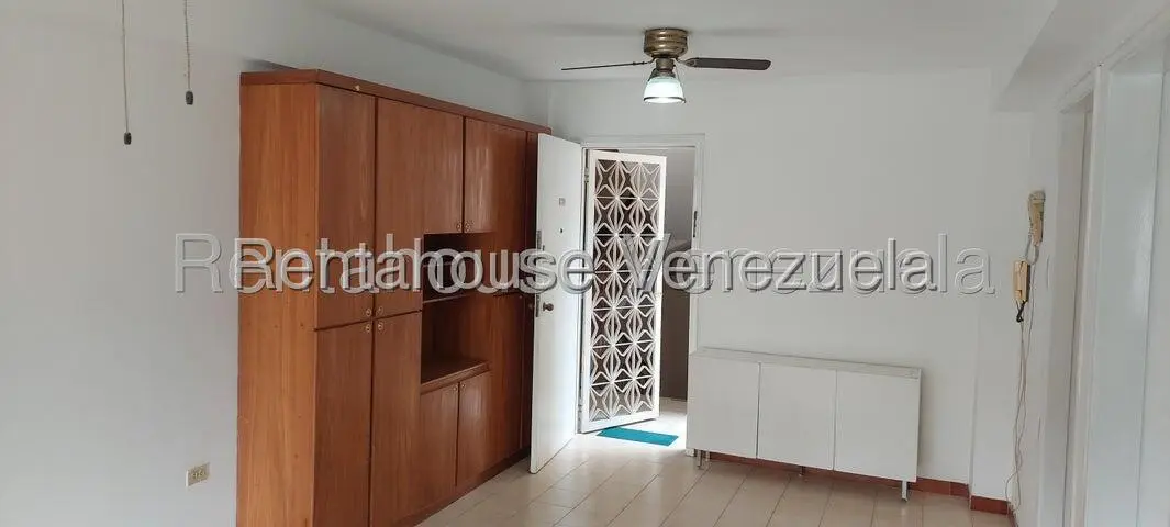 Apartamento (1 Nivel) en Alquiler en San Bernardino, Distrito Metropolitano - 6