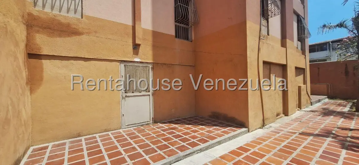 Comercial (Oficina) en Alquiler en Palmar Este, Vargas - 2