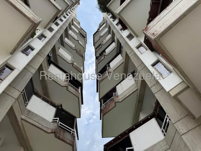 Apartamento (1 Nivel) en Venta en Los Naranjos del Cafetal, Distrito Metropolitano - 2