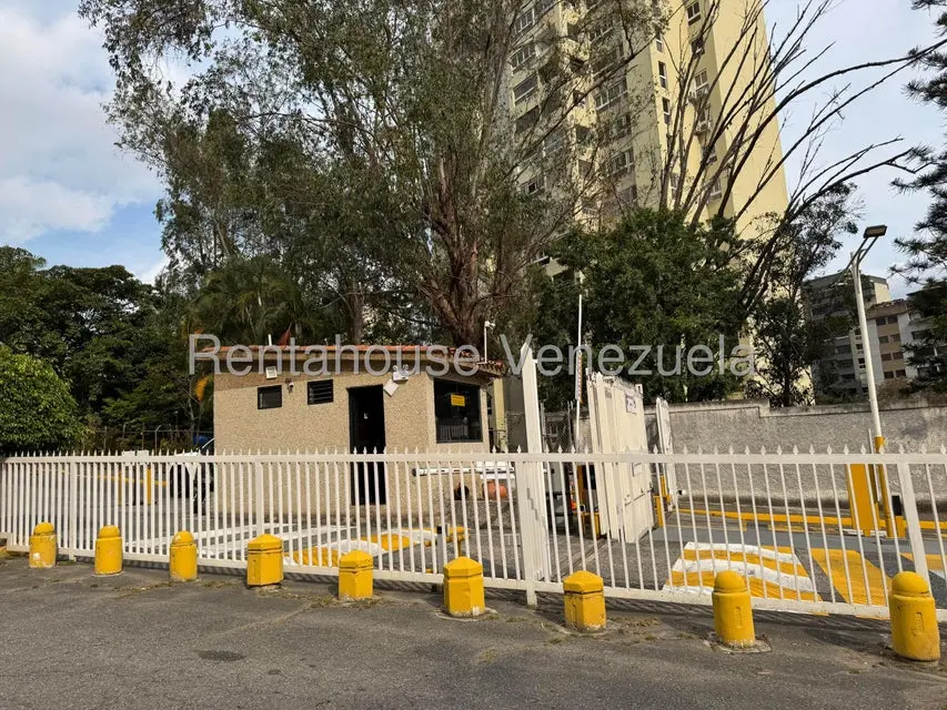 Apartamento (1 Nivel) en Venta en Los Naranjos del Cafetal, Distrito Metropolitano - 4