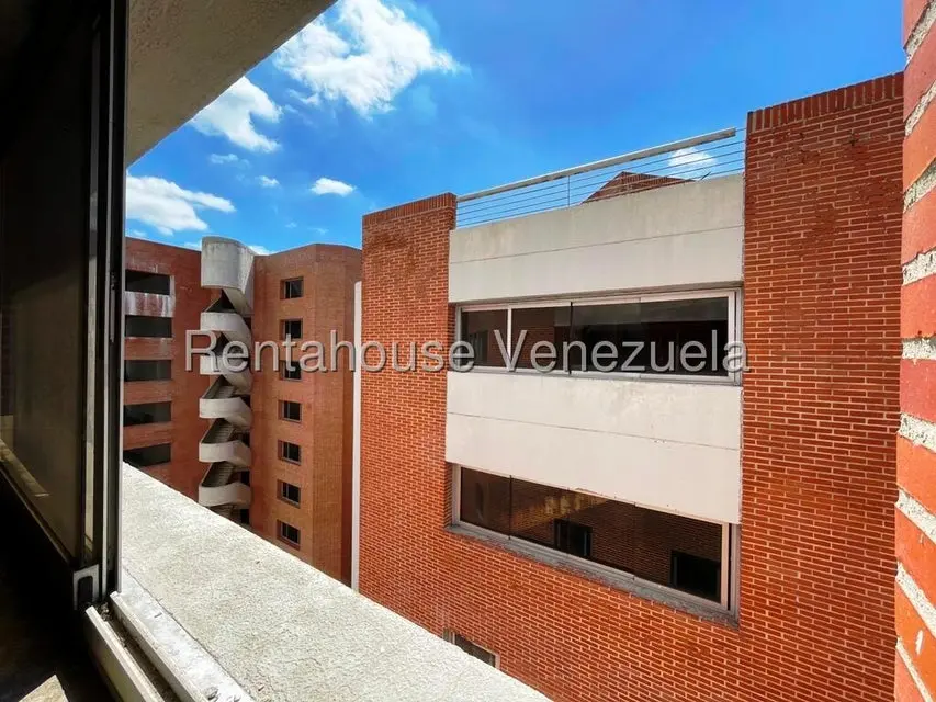 Apartamento (Penthouse) en Venta en Los Dos Caminos, Distrito Metropolitano - 12