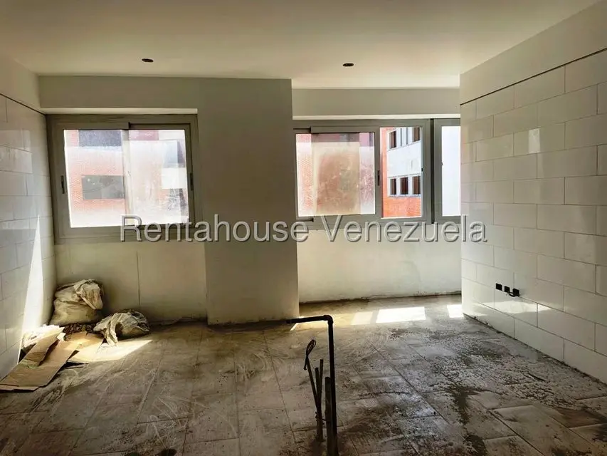 Apartamento (Penthouse) en Venta en Los Dos Caminos, Distrito Metropolitano - 14