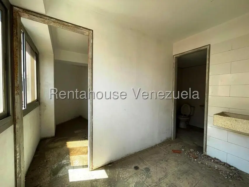 Apartamento (Penthouse) en Venta en Los Dos Caminos, Distrito Metropolitano - 19