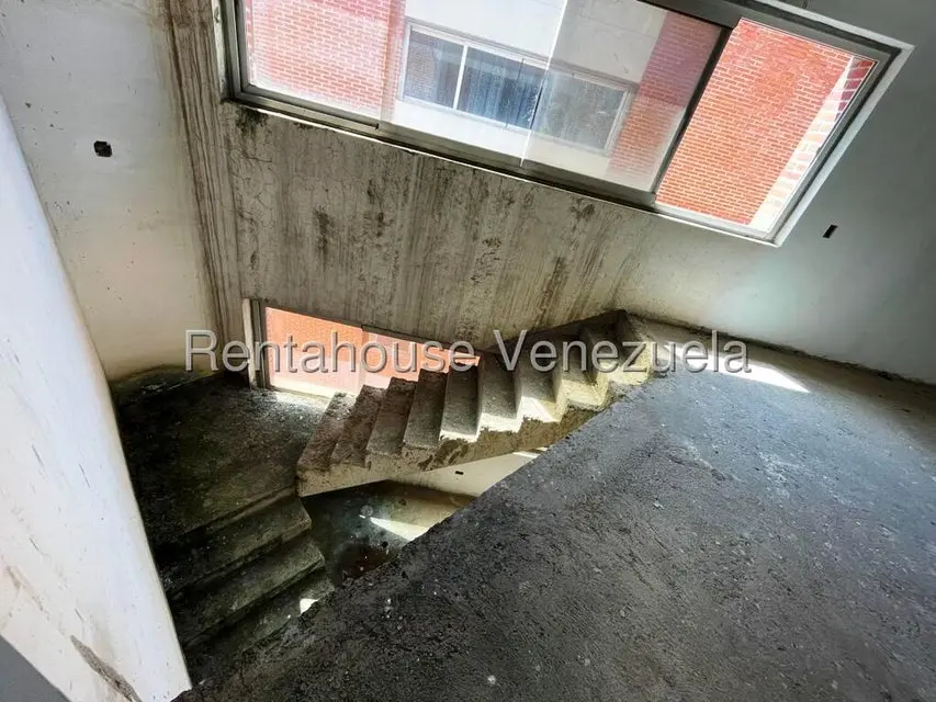 Apartamento (Penthouse) en Venta en Los Dos Caminos, Distrito Metropolitano - 23