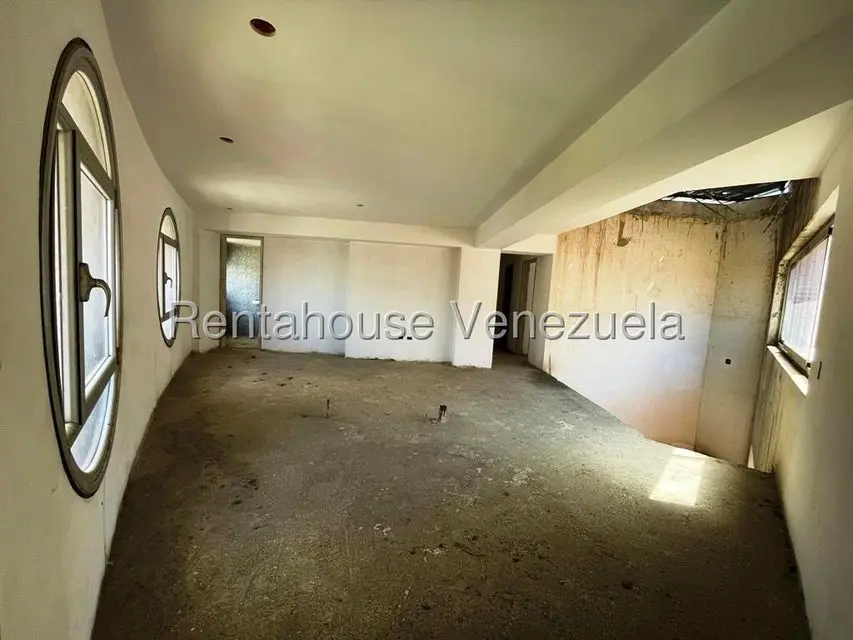 Apartamento (Penthouse) en Venta en Los Dos Caminos, Distrito Metropolitano - 26
