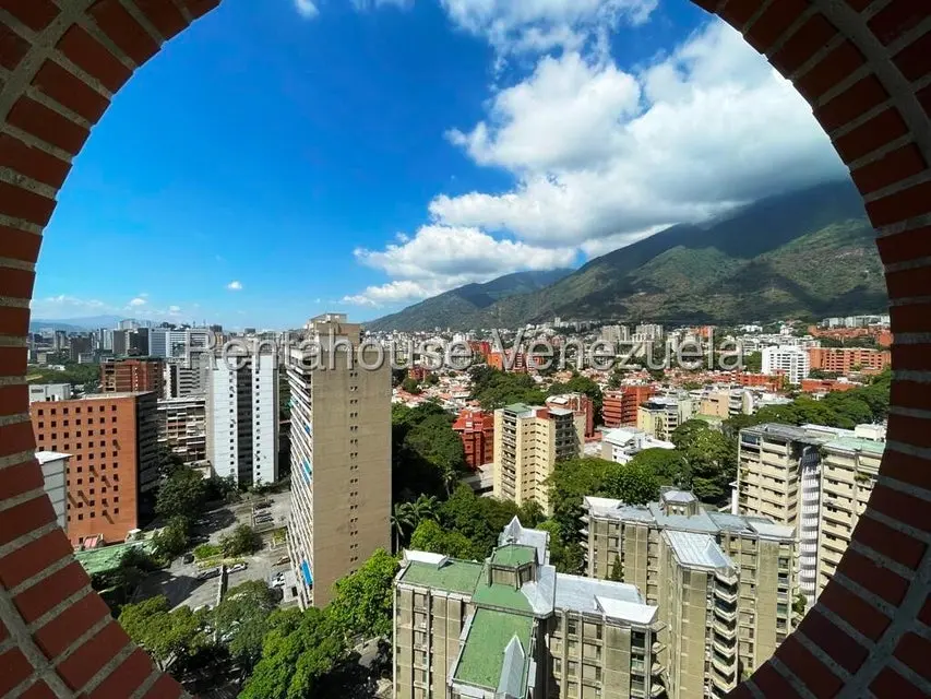 Apartamento (Penthouse) en Venta en Los Dos Caminos, Distrito Metropolitano - 29