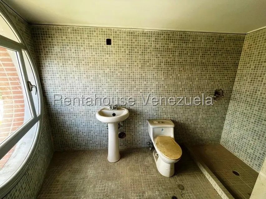 Apartamento (Penthouse) en Venta en Los Dos Caminos, Distrito Metropolitano - 32