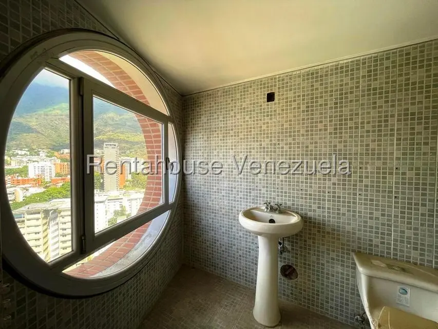 Apartamento (Penthouse) en Venta en Los Dos Caminos, Distrito Metropolitano - 33