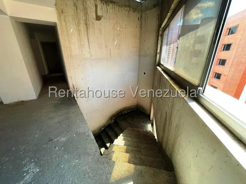 Apartamento (Penthouse) en Venta en Los Dos Caminos, Distrito Metropolitano - 34