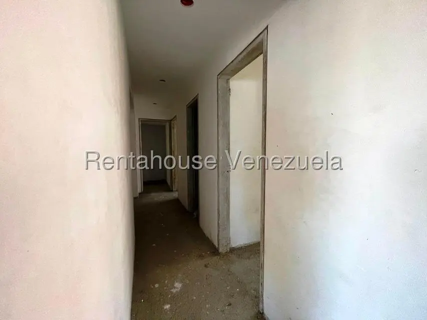 Apartamento (Penthouse) en Venta en Los Dos Caminos, Distrito Metropolitano - 35