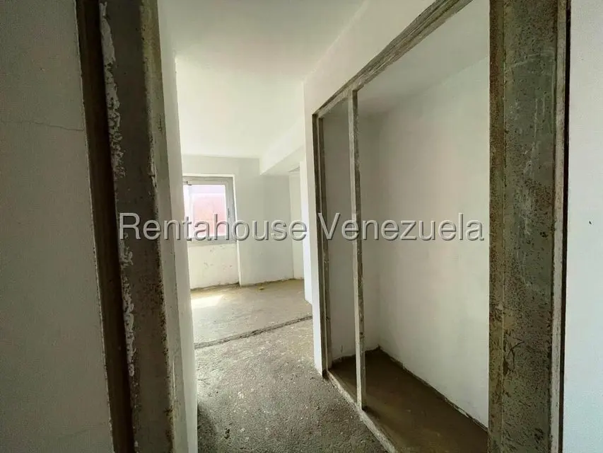 Apartamento (Penthouse) en Venta en Los Dos Caminos, Distrito Metropolitano - 36
