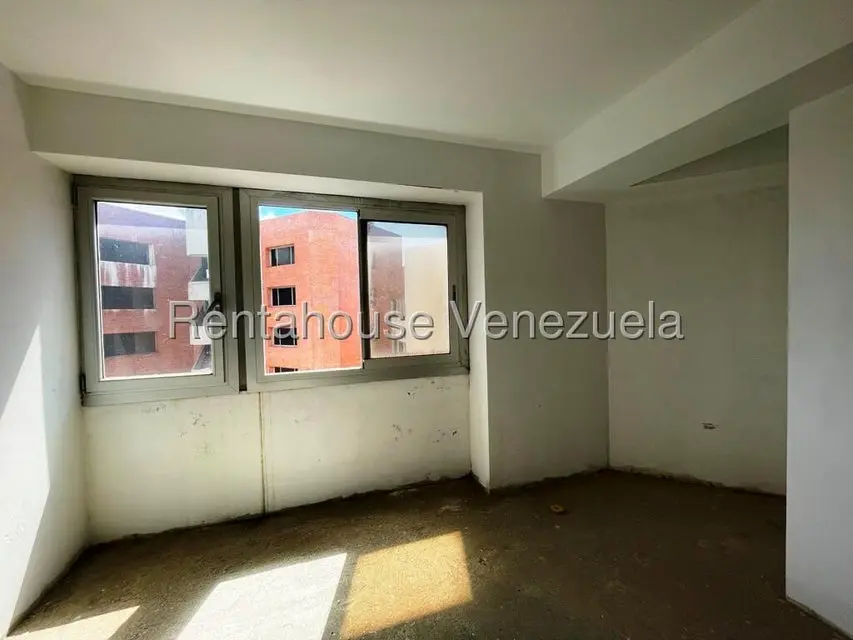 Apartamento (Penthouse) en Venta en Los Dos Caminos, Distrito Metropolitano - 39