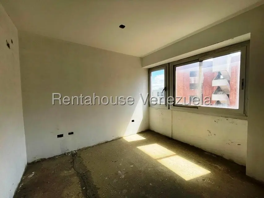 Apartamento (Penthouse) en Venta en Los Dos Caminos, Distrito Metropolitano - 41
